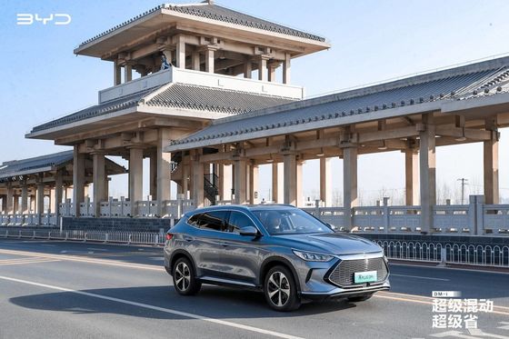 AWD автомобили ECO дружелюбные электрические