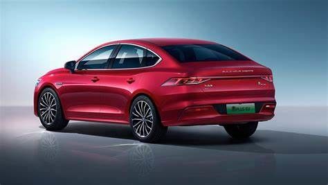 автомобили 400km среднего размера электрические