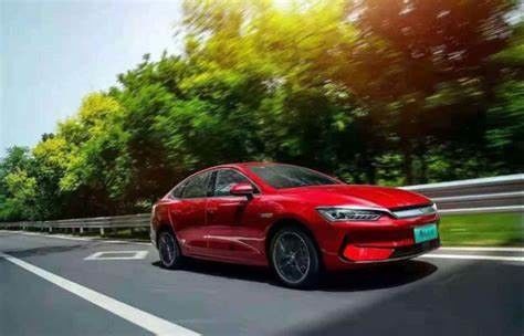 автомобили 400km среднего размера электрические