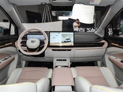 геометрия M6 роскошные 5 Seater электрическое SUV 450km/580km долгосрочная EV SUV Geely