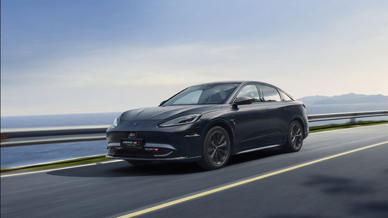 Ряд FWD автомобилей 500km ARCFOX s небольшой электрический SUV вышел автомобиль управления рулем руки