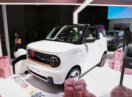 Хэтчбека мест автомобилей 4 панды энергия 120km NEDC мини EV Geely электрическая новая