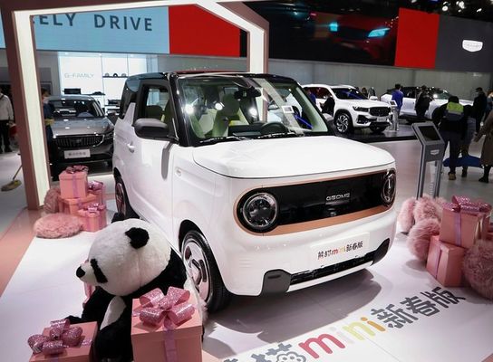 Хэтчбека мест автомобилей 4 панды энергия 120km NEDC мини EV Geely электрическая новая
