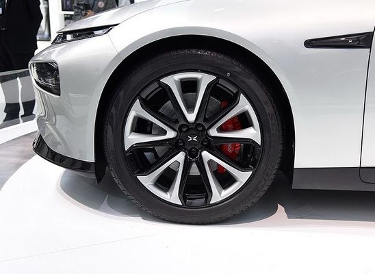 Автомобиль Xpeng P7 Nedc 2WD 4WD 480 умного лимузина электрический ряд 586 670 706km