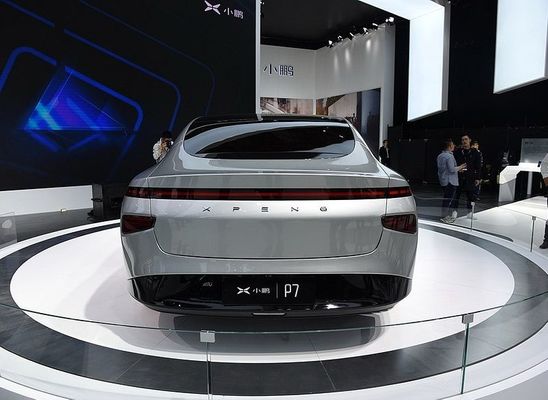 Автомобиль Xpeng P7 Nedc 2WD 4WD 480 умного лимузина электрический ряд 586 670 706km