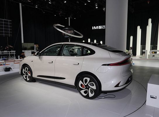 Zhiji LS6 Максимальная мощность 575 кВт Все электрические автомобили с максимальной скоростью 252 км / ч Электрические спортивные автомобили