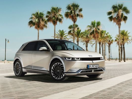 Новое семейство полностью электрических автомобилей от Hyundai Ioniq5 Очаровательный, футуристический дизайн с дальностью 430 км