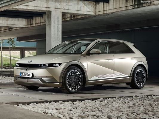 Новое семейство полностью электрических автомобилей от Hyundai Ioniq5 Очаровательный, футуристический дизайн с дальностью 430 км