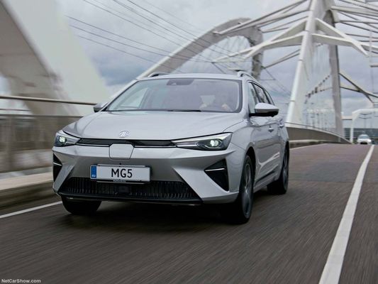 Комфортный электромобиль на MG 5 EV с достойным диапазоном 344 км и возможностью суперзарядки