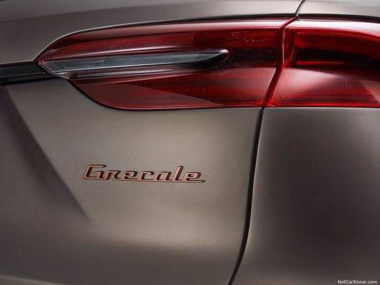 Чисто электрический новый энергетический автомобиль с 450 дальностью и максимальной скоростью 325 км / ч на Maserati Gran Turismo Folgore