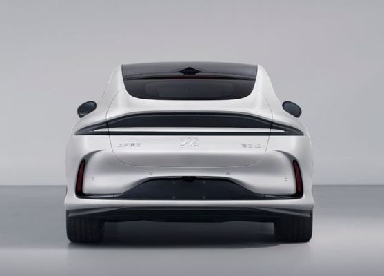 Предпродажа Zhiji L6 Чистый электрический 4-дверный седан Моторная мощность 216кВт с полным колесом