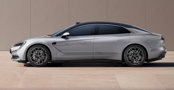 PRESALE 2024 Новый электромобиль BYD Yangwang U7 Седан Сопротивление ветру Cd 0.195 240Kw Моторная мощность