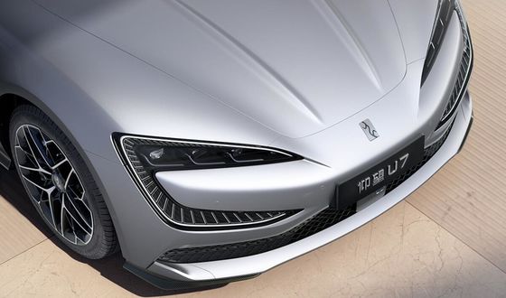 PRESALE 2024 Новый электромобиль BYD Yangwang U7 Седан Сопротивление ветру Cd 0.195 240Kw Моторная мощность