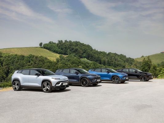 отличительный желательный электрический внедорожник семейства Fisker Ocean с мощностью 556 л.с./737 Нм