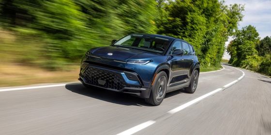 отличительный желательный электрический внедорожник семейства Fisker Ocean с мощностью 556 л.с./737 Нм