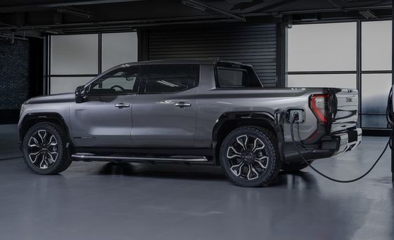 GMC Sierra EV с двойным двигателем с 754P, способным тянуть до 9500 фунтов и может тянуть до 1300 фунтов полезной нагрузки
