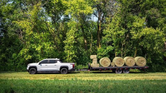 Новый энергетический пикап 2024 Шевроле Silverado EV с впечатляющей дальностью 450 миль EPA работая на 10000 фунтов тягательной мощности