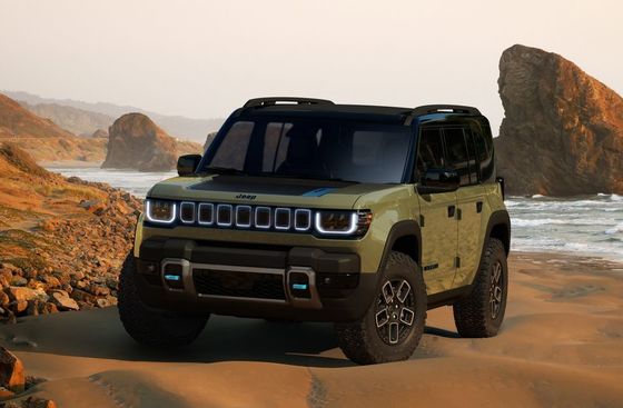 Предстоящий полностью электрический внедорожник 2024 Jeep Recon EV со складной крышей с удалением дверей и скалами
