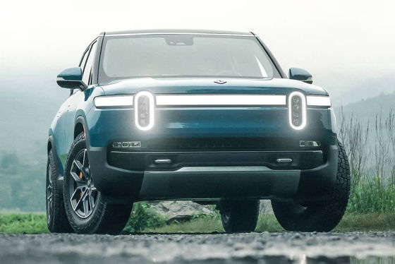2023 RIVIAN R1S 800P.S Четырехмоторный 660 км.