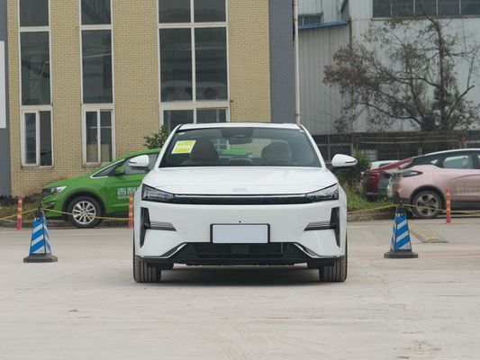 2024 Geely L6 Plug In Hybrid Electric Car с дальностью 1370 км