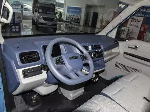 2024 SRM Новая энергия E3L 263 км нормализованный грузовой фургон с 60 кВт чистой электрической мощностью 90 км / ч максимальная скорость 2 цвета