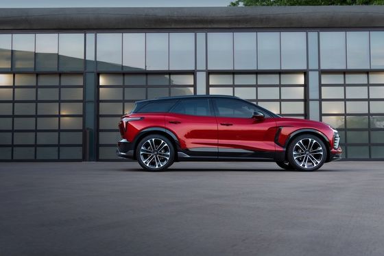 Первый полностью электрический внедорожник Chevrolet Chevrolet Blazer EV 2024 предлагает 557 лошадиных сил и дальность 324 миль
