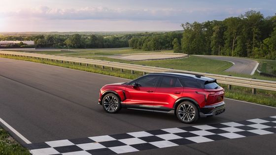 Первый полностью электрический внедорожник Chevrolet Chevrolet Blazer EV 2024 предлагает 557 лошадиных сил и дальность 324 миль