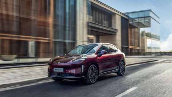 2023 GAC Aion's Hyper HT Fastback SUVRWD Battery Swap Version с крыльями Gull Wing, мощностью 245 л.с., дальностью 550 км.