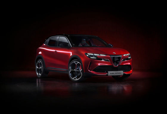 Предпродажа Самый спортивный компактный автомобиль Alfa Romeo Первый EV Milano с двумя вариантами привода 156ph&240ph WLTC 240 миль