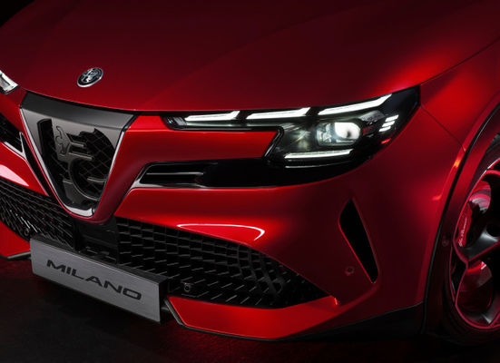 Предпродажа Самый спортивный компактный автомобиль Alfa Romeo Первый EV Milano с двумя вариантами привода 156ph&240ph WLTC 240 миль