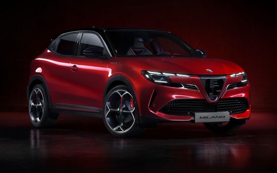 Предпродажа Самый спортивный компактный автомобиль Alfa Romeo Первый EV Milano с двумя вариантами привода 156ph&240ph WLTC 240 миль