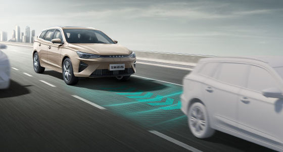 NEDC501Km Диапазон движения Roewe Ei5 MPV Чистые электрические транспортные средства Максимальная скорость 185 км/ч 8,3 сек 0-100 км/ч Ускорение