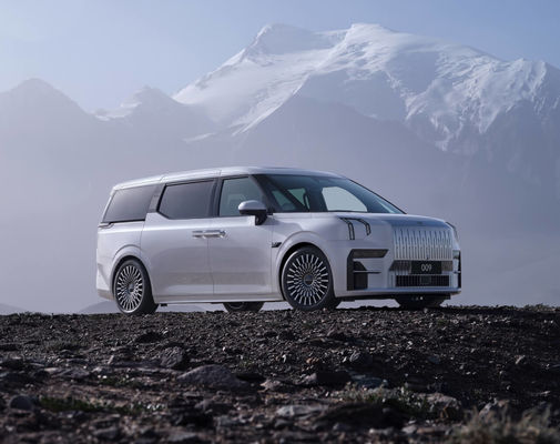 Zeekr 009 Чистый электрический роскошный MPV переопределяет ваши ожидания от MPVS 140 кВтч батареи 822 км CLTC Диапазон 0-100 км / ч в 4,5 с