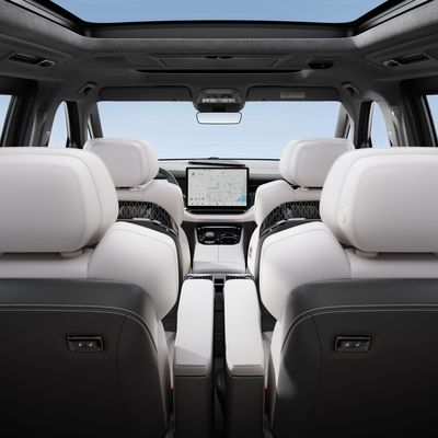 Zeekr 009 Чистый электрический роскошный MPV переопределяет ваши ожидания от MPVS 140 кВтч батареи 822 км CLTC Диапазон 0-100 км / ч в 4,5 с