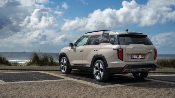 Новейшее чистое электрическое транспортное средство KGM Torres EVS 109mph Максимальная скорость 152kw 207PS Максимальная мощность готова к работе Чистое электрическое транспортное средство