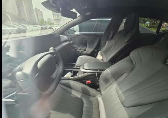 Самый горячий автошоу в Пекине Jiyue07 200кВт Моторная мощность 27w;S Чистая электрическая машина с максимальной скоростью 200 км/ч