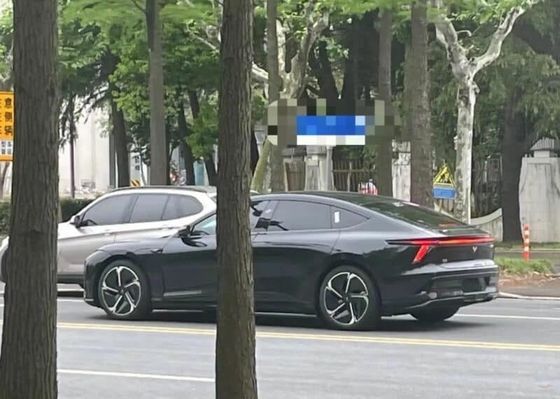 Самый горячий автошоу в Пекине Jiyue07 200кВт Моторная мощность 27w;S Чистая электрическая машина с максимальной скоростью 200 км/ч