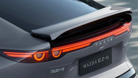 Первый чисто электрический автомобиль Mazda EZ-6 - это гладкий заднеприводный салон с