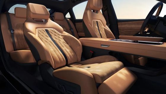 Первый чисто электрический автомобиль Mazda EZ-6 - это гладкий заднеприводный салон с