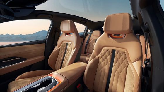 Первый чисто электрический автомобиль Mazda EZ-6 - это гладкий заднеприводный салон с