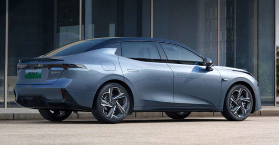 Мощный новый гибридный автомобиль LYNK&CO 07 EM-P с 163 л.с. и 255 Нм крутящего момента и 160 кВт мотора и 3 скоростной коробкой передач DHT