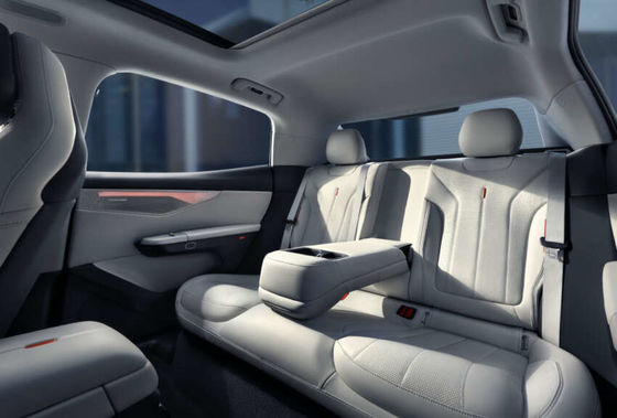 Мощный новый гибридный автомобиль LYNK&CO 07 EM-P с 163 л.с. и 255 Нм крутящего момента и 160 кВт мотора и 3 скоростной коробкой передач DHT