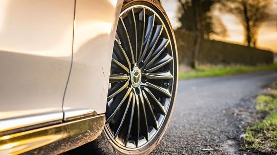 Самое привлекательное электромобиль Mercedes-Benz EQE 300 Седан 525 км диапазон 180кВ / 245P.s мощность w 210 км / ч максимальная скорость