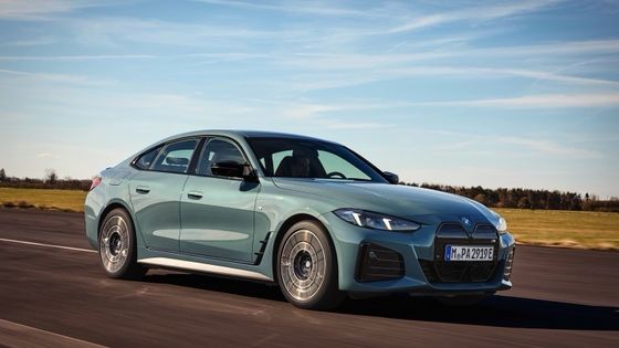 Чисто электрическое транспортное средство высокой производительности 450 км диапазон BMW i4 ускорение 0-100 км / ч на 3,9s 225 км / ч максимальная скорость 400кВ мощность