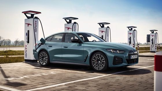 Чисто электрическое транспортное средство высокой производительности 450 км диапазон BMW i4 ускорение 0-100 км / ч на 3,9s 225 км / ч максимальная скорость 400кВ мощность