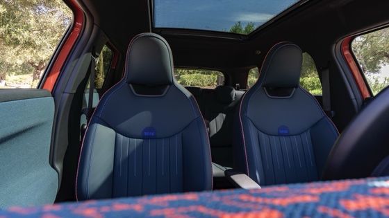 Новый полностью электрический MINI Aceman SE 54,2 кВтч батарея с мощными 215 л.с. и 330 Н.м. Мотор 7.1s Ускорение 0-100 км/ч