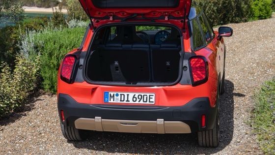 Новый полностью электрический MINI Aceman SE 54,2 кВтч батарея с мощными 215 л.с. и 330 Н.м. Мотор 7.1s Ускорение 0-100 км/ч