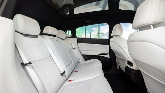 Xpeng G6 RWD Длинный диапазон электрического транспортного средства SUV EV Электрический автомобиль с мощностью двигателя 210 кВт в режиме реального движения и диапазоном 490 км