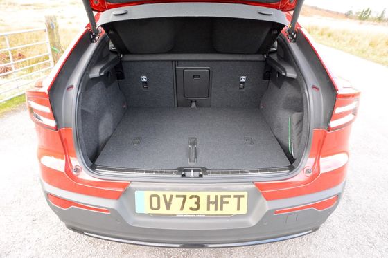 Всесторонний EV Volvo EC40 Ultimate Twin Motor с WLTP 326Miles 4,7sec ускорение от 0-62mph 408 лошадиных сил