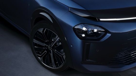 Первый электрический автомобиль Lancia Ypsilon с передним двигателем мощностью 154 лошадиных сил и 260 н.м.